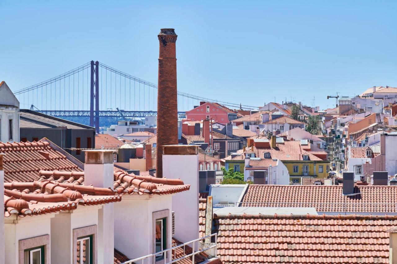 Light Filled Apartment Near Chiado, By Timecooler Lisboa Ngoại thất bức ảnh