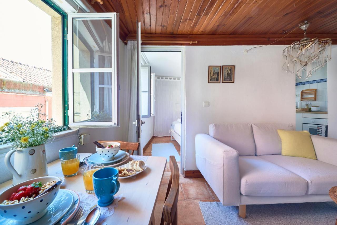 Light Filled Apartment Near Chiado, By Timecooler Lisboa Ngoại thất bức ảnh