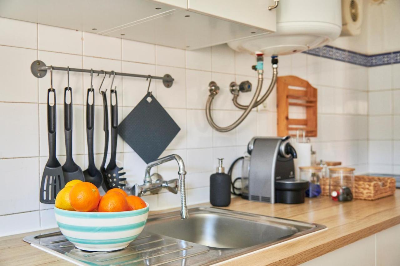 Light Filled Apartment Near Chiado, By Timecooler Lisboa Ngoại thất bức ảnh