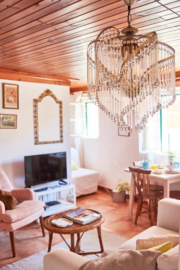 Light Filled Apartment Near Chiado, By Timecooler Lisboa Ngoại thất bức ảnh
