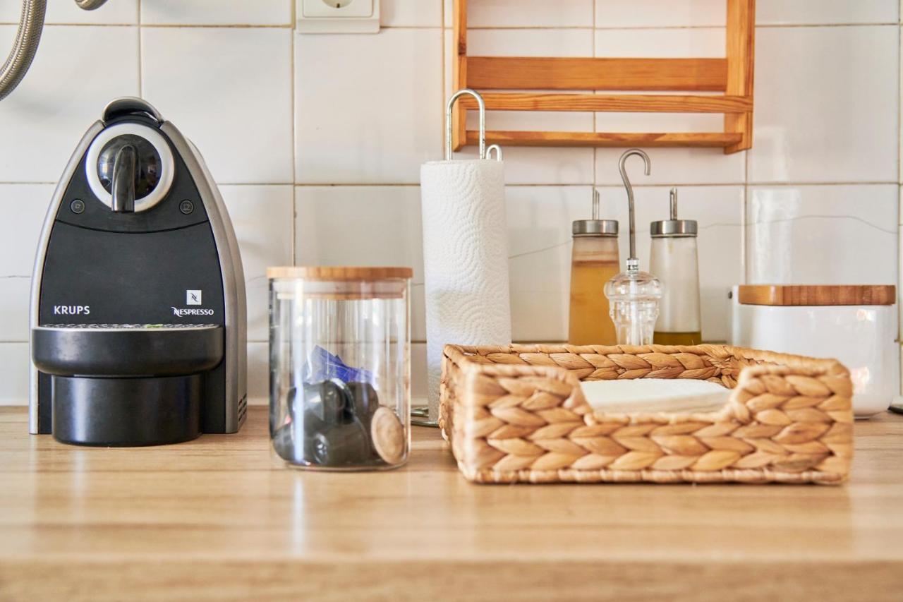 Light Filled Apartment Near Chiado, By Timecooler Lisboa Ngoại thất bức ảnh