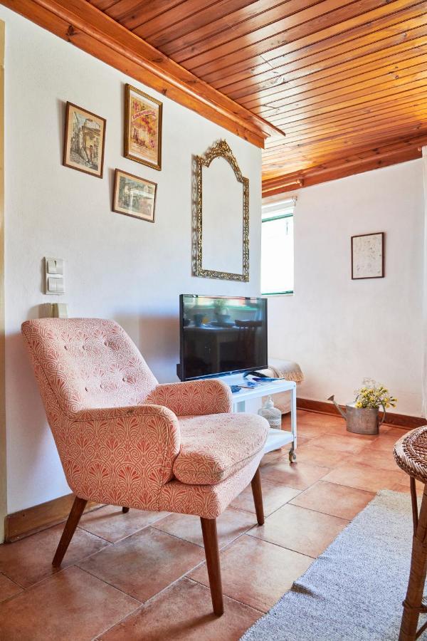Light Filled Apartment Near Chiado, By Timecooler Lisboa Ngoại thất bức ảnh