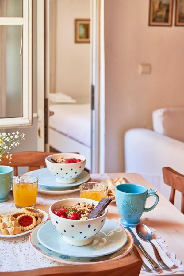 Light Filled Apartment Near Chiado, By Timecooler Lisboa Ngoại thất bức ảnh